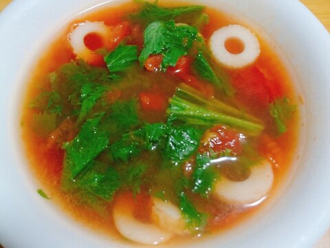竹輪とワサビ菜のトマトスープ
